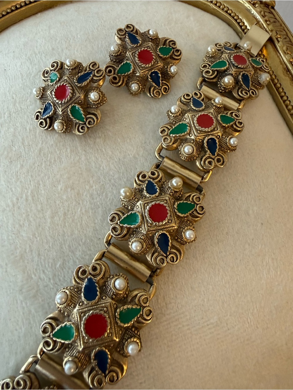 Gem Craft Set - Multicolor Floral Statement Necklace, Earrings and Bracelet Set - Picture 4 of 6